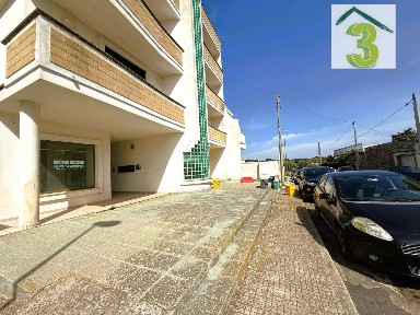 Locale commerciale in Vendita