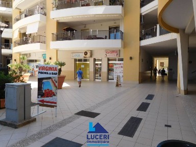 Locale commerciale in Vendita