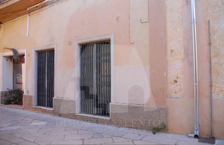Locale commerciale in Vendita