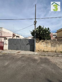 Locale commerciale in Vendita