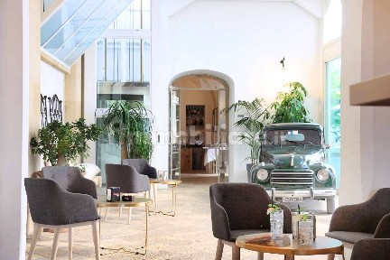 Hotel in Vendita