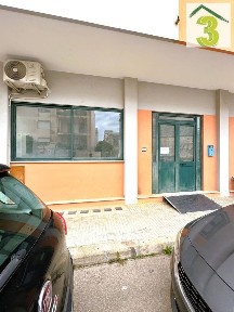 Locale commerciale in Vendita