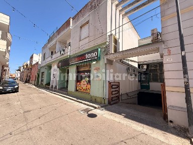 Supermercato in Vendita