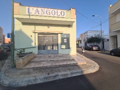 Locale commerciale in Vendita