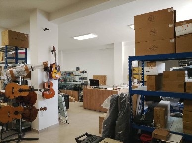 Locale commerciale in Vendita