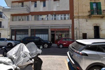 Locale commerciale in Vendita