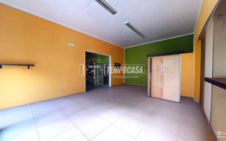 Locale commerciale in Vendita