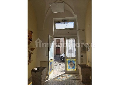 Locale commerciale in Vendita