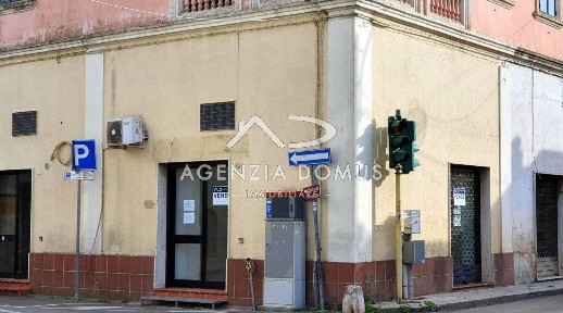Locale commerciale in Vendita