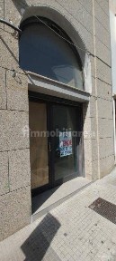Locale commerciale in Vendita