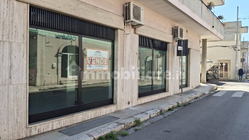 Locale commerciale in Vendita