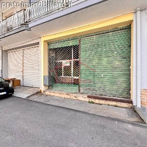 Locale commerciale in Vendita