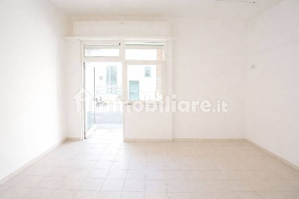 Locale commerciale in Vendita
