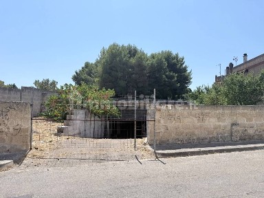 Locale commerciale in Vendita