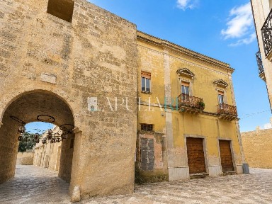 Ristorante con laboratorio in Vendita