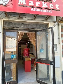 Locale commerciale in Vendita
