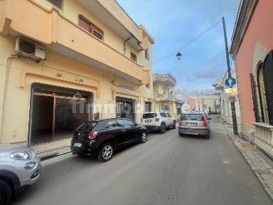 Locale commerciale in Vendita