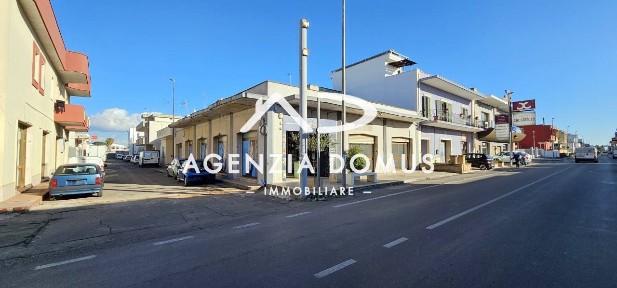 Locale commerciale in Vendita