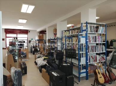 Locale commerciale in Vendita