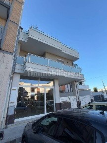 Locale commerciale in Vendita