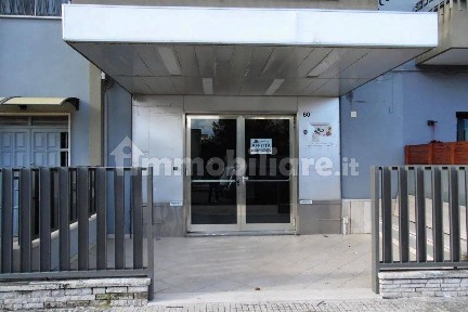 Locale commerciale in Vendita