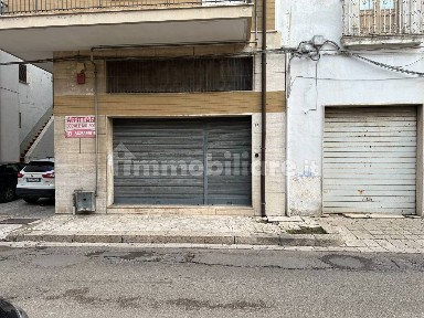 Locale commerciale in Vendita