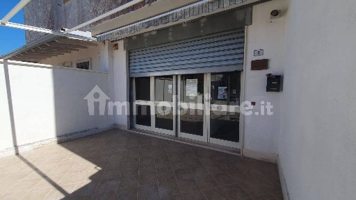 Locale commerciale in Vendita