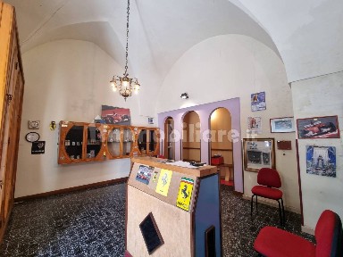 Locale commerciale in Vendita