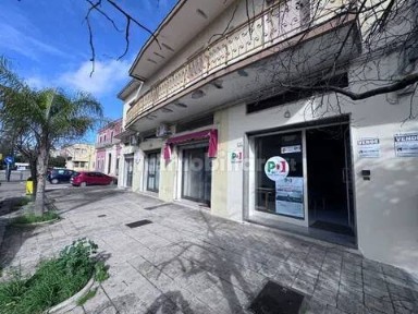 Locale commerciale in Vendita