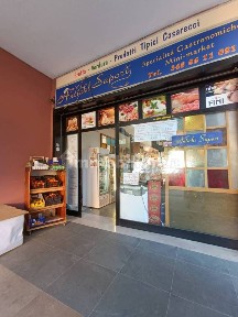 Locale commerciale in Vendita