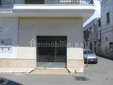 Locale commerciale in Vendita