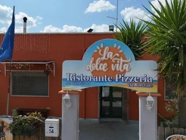 Locale commerciale in Vendita