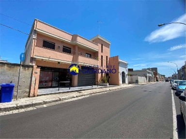 Locale commerciale in Vendita