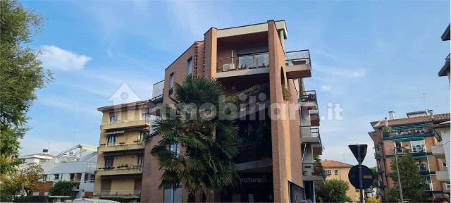 Quadrilocale largo rotonda Garibaldi, 10, Carpenedo - Bissuola, Venezia