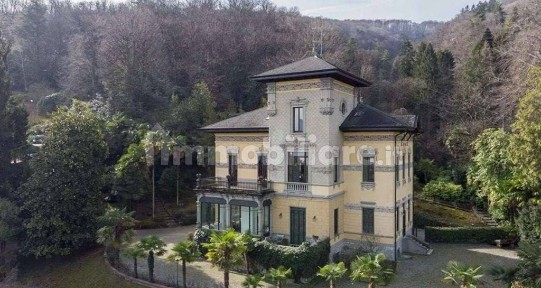 Villa unifamiliare, nuova, 810 m², Centro, Stresa