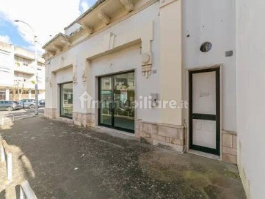 Locale commerciale in Vendita
