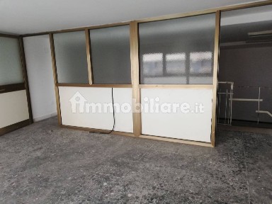 Locale commerciale in Vendita