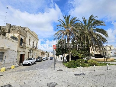 Locale commerciale in Vendita