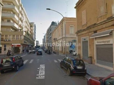 Locale commerciale in Vendita