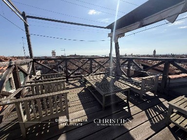 Appartamento buono stato, quinto piano, Accademia - Salute, Venezia