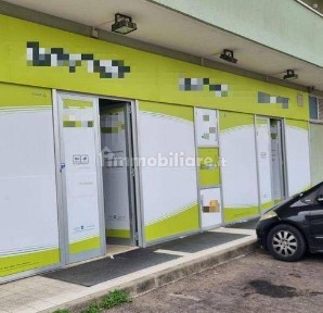 Locale commerciale in Vendita
