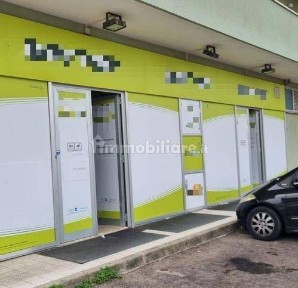 Locale commerciale in Vendita