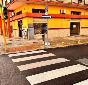 Locale commerciale in Vendita