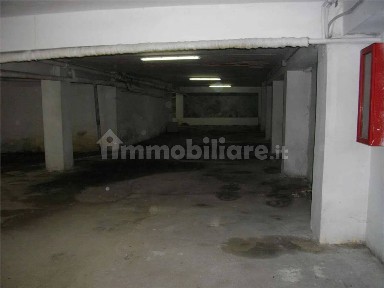Locale commerciale in Vendita