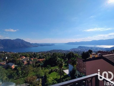 Villa unifamiliare via Maggiore 24, Centro, Bee