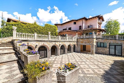 Villa unifamiliare piazza Daniele Ranzoni 71, Intra Centro Storico, Verbania