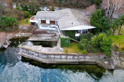 Villa bifamiliare, da ristrutturare, 300 m², Baveno
