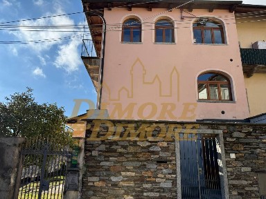 Caprezzo, Via Vico, 3