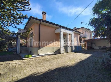 Villa unifamiliare corso Cairoli, 80, Intra, Verbania