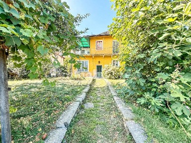 Trarego Viggiona, piazza vittorio veneto 1